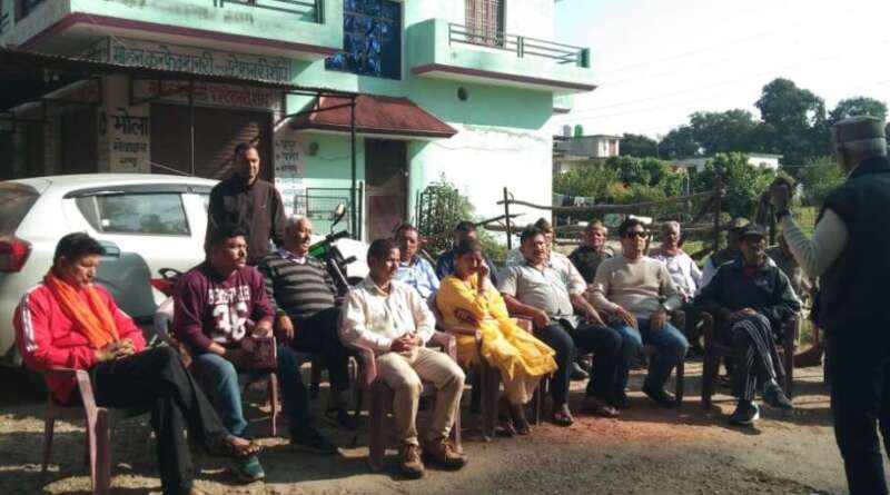 टनकपुर : सैलानीगोठ में शहीद ललित मोहन चंद द्वार के जीर्णोद्धार को लेकर बैठक का हुआ आयोजन