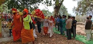 बद्रीनाथ के लघु रूप में स्थापित सकल धाम वैष्णवी शक्तिपीठ महर पिनाना में धार्मिक अनुष्ठान के साथ खुले कपाट