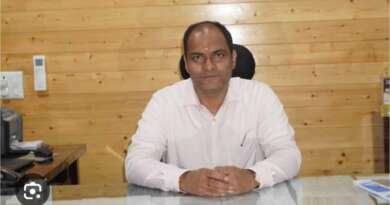 जहां रहने के तरसते हैं मैदान के लोग, वहां के लोग बन रहे मैदानी क्षेत्र में भीड़ का हिस्सा : जिलाधिकारी मनीष कुमार