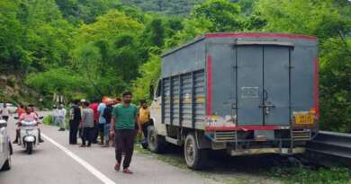 उत्तराखंड : ट्रक की टक्कर से दो बाइक सवारों की मौत, हेमकुंड साहिब से लौट रहे थे पटियाला के युवक