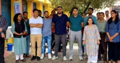 सोशल मीडिया में अभद्र टिप्पणी करने से नाराज डॉक्टरों और पैरामेडिकल स्टाफ ने 4 घंटे तक किया ओपीडी का बहिष्कार