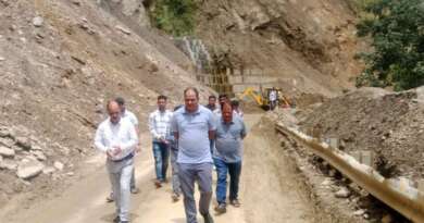 जिलाधिकारी ने किया राष्ट्रीय राजमार्ग-09 का निरीक्षण, सड़क सुरक्षा सुनिश्चित करने के दिए निर्देश