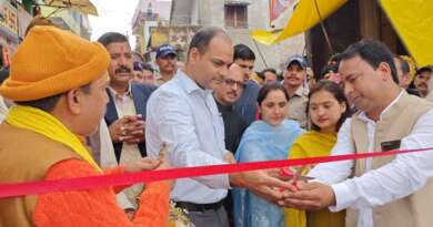 पौराणिक परंपरा संग शुरू हुआ देवीधुरा का ‘बग्वाल’ मेला, धार्मिक आस्था और सांस्कृतिक रंग में रंगा देवीधुरा, डीएम ने किया शुभारंभ