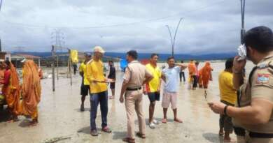 टनकपुर : शारदा घाट में बढ़ते जल स्तर को देख प्रशासन हुआ अलर्ट