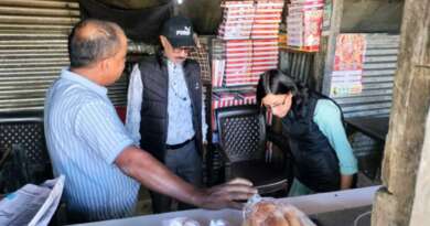 पाटी और खेतीखान में बासी मिठाई और एक्सपायर्ड खाद्य सामग्री कराई गई नष्ट