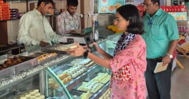 दीपावली के दृष्टिगत खाद्य सुरक्षा सुनिश्चित करने को बनबसा व टनकपुर में चलाया गया सघन चेकिंग अभियान