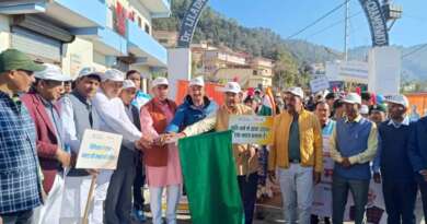 लोहाघाट : राष्ट्रीय एकता, अखंडता और समरसता का संदेश लेकर निकला ‘यूनिटी मार्च’