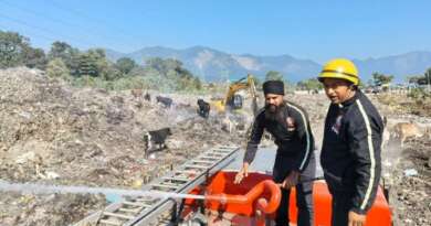 टनकपुर : असामाजिक तत्वों ने डंपिंग स्थल पर आग लगाई