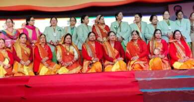 टनकपुर : सहकारिता मेले में मची रंगारंग कार्यक्रमों की धूम,कुमाऊंनी गीतों पर जमकर थिरके दर्शक