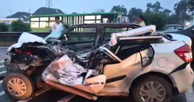 कार सीख रही लड़की से हुई बड़ी गलती, पिता और तीन बहनों की दर्दनाक मौत