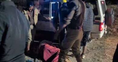 नैनीताल : कैंची धाम क्षेत्र में बारात की गाड़ी गिरी, अल्मोड़ा के तीन शिक्षकों की हुई मौत, एक घायल