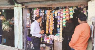 चम्पावत में चोरों ने किराने की दुकान में लगाई सेंध, अखरोट काजू बादाम, सिगरेट व नगदी उड़ा ले गए