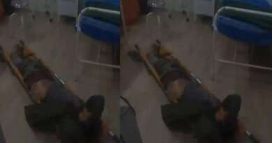 पौड़ी गढ़वाल के अस्पताल में जमीन पर लिटाकर किया गया घायल का उपचार