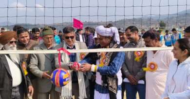 सरस कॉर्बेट महोत्सव : चम्पावत में शुरू हुई राज्य स्तरीय वॉलीबाल प्रतियोगिता