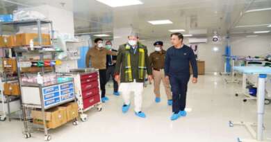 अचानक देर रात दून अस्पताल पहुंचे सीएम धामी, डॉक्टरों और स्टाफ में मचा हड़कंप