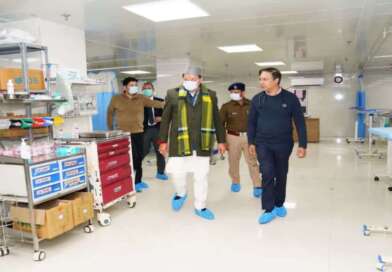 अचानक देर रात दून अस्पताल पहुंचे सीएम धामी, डॉक्टरों और स्टाफ में मचा हड़कंप