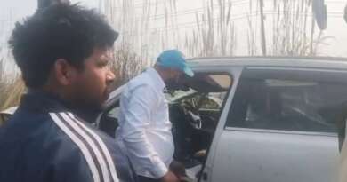 गंगनगर के किनारे कार में मिलीं दो लाशें, पुलिस मामले की जांच में जुटी