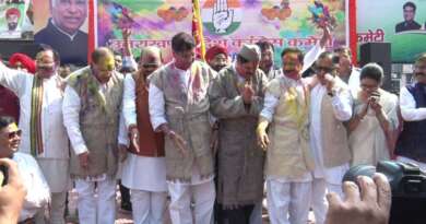 उत्तराखंड की खास पोशाक में नजर आए कांग्रेस के टॉप फाइव लीडर, होली मिलन में दिया ‘एकजुटता’ का संदेश