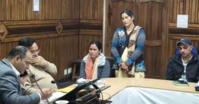 चम्पावत : डीएम ने कहा- शिकायतों के निस्तारण में लापरवाही पर होगी सख्त कार्रवाई