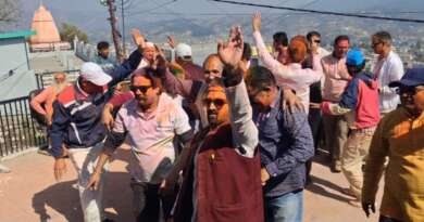 होली के रंगों में सराबोर चम्पावत के पत्रकार, जिला सूचना कार्यालय में सजी काली कुमाऊं की सुरमयी होली