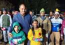 होली पर सेवा का सम्मान: स्वच्छता व यातायात व्यवस्था के फ्रंटलाइन कर्मियों संग जिलाधिकारी आवास में रात्रि भोज