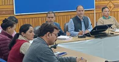 चम्पावत : जिलाधिकारी ने गैस आपूर्ति की ली समीक्षा बैठक, जनपद में पर्याप्त मात्रा में एलपीजी उपलब्ध
