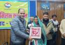 चम्पावत : अटूट संकल्प और श्रम से जंगल की तस्वीर बदलने वाली भागीरथी देवी को जिलाधिकारी ने किया सम्मानित
