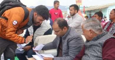 चम्पावत : ‘जन-जन की सरकार: 4 साल बेमिसाल’ मौके पर श्रवण यंत्र वितरण, आधार अपडेट सहित समस्याओं का त्वरित निस्तारण