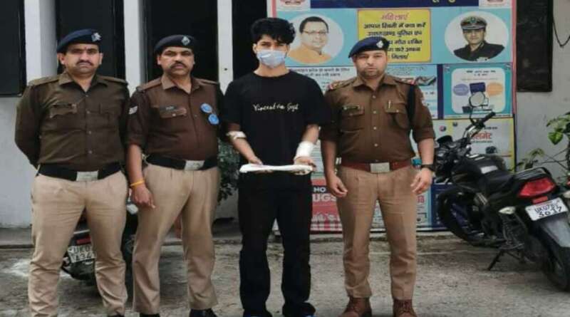 देहरादून : छात्रा से शादी करना चाहता था, दूसरे के साथ देखा तो रेत दिया गला, लगे 60 टांके लगे, हुआ गिरफ्तार