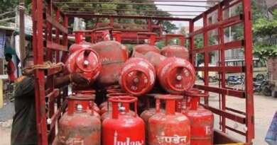 गैस को लेकर नया नियम लागू : गांव में 45 दिन बाद मिलेगा सिलेंडर, सरकार बोली न करें अफरातफरी