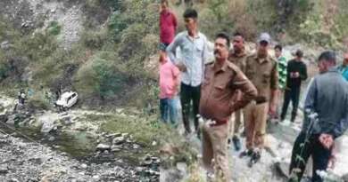 अल्मोड़ा : सड़क हादसे में बैंक ​कैशियर की मौत, परिजनों में मचा कोहराम