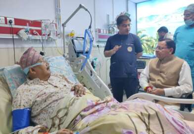 कैबिनेट मंत्री सतपाल महाराज का स्वास्थ्य खराब, सीएम धामी ने की अस्पताल में मुलाकात