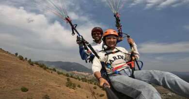 चम्पावत जिले में में कामर्शियल पैराग्लाइडिंग शुरू