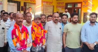 टनकपुर : पालिका के अभियंता लक्ष्मण सिंह बोहरा और कर संग्रहक अर्जुन सिंह को सेवानिवृत पर दी विदाई