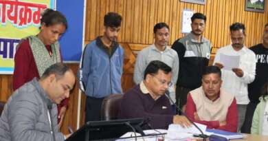 चम्पावत : जनता मिलन में 92 शिकायतों पर त्वरित कार्यवाही के निर्देश