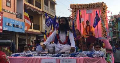 टनकपुर : बाबा साहब की जयंती पर निकली शोभायात्रा