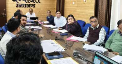 चम्पावत : जिलाधिकारी ने हीट वेव एवं ग्रीष्मकालीन चुनौतियों को लेकर दिए दिशा निर्देश