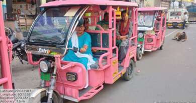 टनकपुर : मजबूत इरादों ने थामी स्टेयरिंग, अब खुद अपनी राह बना रही हैं महिलाएं