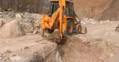 चम्पावत : दियूरी में अवैध उपखनिज भंडारण पर प्रशासन का प्रहार, संयुक्त अभियान में किया निस्तारण