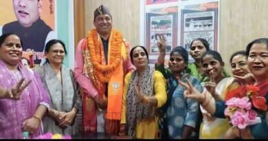 दर्जा राज्य मंत्री बनने के बाद पहली बार टनकपुर पहुंचे मुकेश महराना का हुआ जोरदार स्वागत