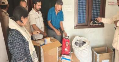 उत्तराखंड में यहां मरीज बनकर पहुंचीं एसडीएम, छापे में ‘डॉक्टर’ से मिलावटी दवाएं, तमंचा और बारसिंघा के सींग बरामद