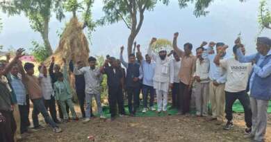 लोहाघाट : डुंगरालेटी क्षेत्र के लोगों ने पेयजल, शिक्षा और सड़क की समस्या को लेकर किया प्रदर्शन