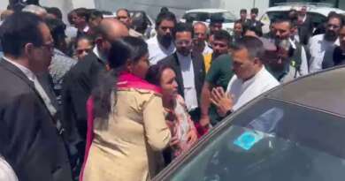 नैनीताल : जिला कोर्ट के वकील का शव कार में मिला, हाथ में रिवॉल्वर और बोनट पर चिट्ठी बरामद