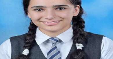 चम्पावत: ISC परीक्षा में वर्तिका पांडेय ने लहराया परचम, 94.80% अंकों के साथ स्कूल में किया टॉप