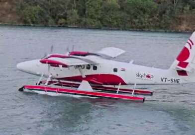 उत्तराखंड : गंगा बैराज में उतरा सी प्लेन, लैंडिंग के साथ भरी उड़ान