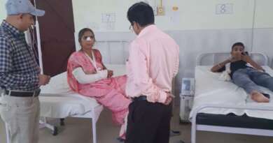 टनकपुर : पूर्णागिरि दर्शनार्थियों से भरी मैक्स हुई दुर्घटनाग्रस्ता, आठ घायल हुए