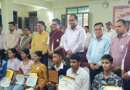 चम्पावत : लडवाल फाउंडेशन ने मेधावी छात्र-छात्राओं को किया सम्मानित, जिलाधिकारी मनीष कुमार ने बढ़ाया हौसला