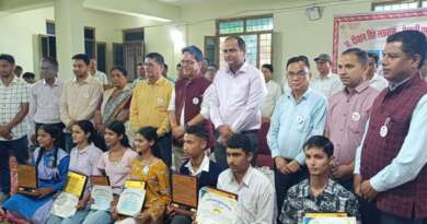 चम्पावत : लडवाल फाउंडेशन ने मेधावी छात्र-छात्राओं को किया सम्मानित, जिलाधिकारी मनीष कुमार ने बढ़ाया हौसला