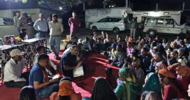 चम्पावत : दूरस्थ गांव खटोली में पहली बार लगी जिलाधिकारी की चौपाल, ग्रामीणों को मिला त्वरित समाधान