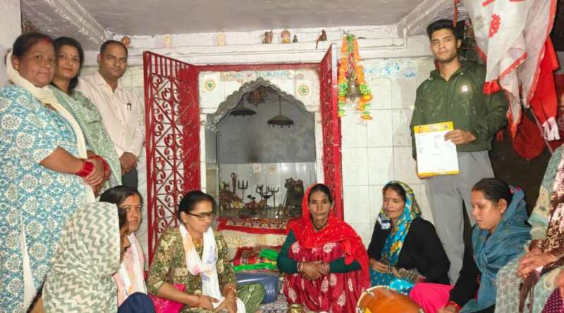 चम्पावत : डीएम ने जिमदार मंदिर मुड़ियानी एवं खर्ककार्की गोल्ज्यू मंदिर में वितरित की मुख्यमंत्री संस्कृति संवर्धन किट